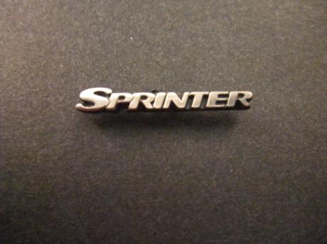 Mercedes Sprinter bestelbus zilverkleurig logo
